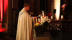 Vigil mit Entz&uuml;ndung des Altenberger Lichts (DR)