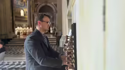  Pontifikalamt zur Eröffnung der Internationalen Romwallfahrt in der Lateranbasilika. / © Moritz Mayer (DR)