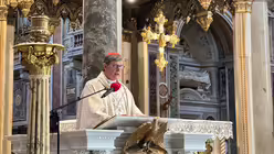  Pontifikalamt zur Eröffnung der Internationalen Romwallfahrt in der Lateranbasilika. / © Moritz Mayer (DR)
