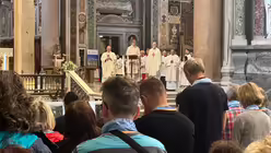  Pontifikalamt zur Eröffnung der Internationalen Romwallfahrt in der Lateranbasilika. / © Moritz Mayer (DR)