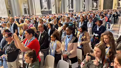  Pontifikalamt zur Eröffnung der Internationalen Romwallfahrt in der Lateranbasilika. / © Moritz Mayer (DR)