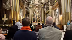Begrüßungsabend mit Gebet, Musik und Beichtmöglichkeit in der Basilika Santi XII Apostoli. / © Moritz Mayer (DR)