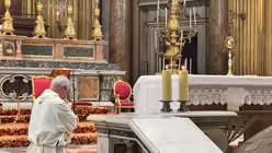 Begrüßungsabend mit Gebet, Musik und Beichtmöglichkeit in der Basilika Santi XII Apostoli. / © Moritz Mayer (DR)
