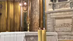 Begrüßungsabend mit Gebet, Musik und Beichtmöglichkeit in der Basilika Santi XII Apostoli. / © Moritz Mayer (DR)