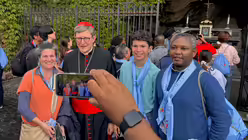 Lichterprozession durch die Vatikanischen G&auml;rten / &copy; Moritz Mayer (DR)