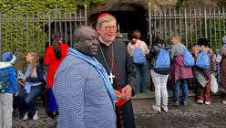 Lichterprozession durch die Vatikanischen G&auml;rten / &copy; Moritz Mayer (DR)