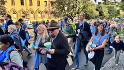 Lichterprozession durch die Vatikanischen G&auml;rten / &copy; Moritz Mayer (DR)