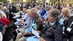 Lichterprozession durch die Vatikanischen G&auml;rten / &copy; Moritz Mayer (DR)