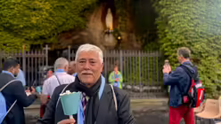 Lichterprozession durch die Vatikanischen Gärten / © Moritz Mayer (DR)