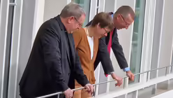 Bischof B&auml;tzing, Generalsekret&auml;rin Gilles und Pressesprecher Kopp (DR)