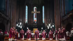 Eindr&uuml;cke der Feier der Bischofsweihe von Pater Joshy Pottackal O.Carm. am vierten Fastensonntag, dem 15. M&auml;rz 2026, im Mainzer Dom mit Bischof Peter Kohlgraf. / &copy; Nicolas Ottersbach (DR)