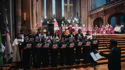 Eindr&uuml;cke der Feier der Bischofsweihe von Pater Joshy Pottackal O.Carm. am vierten Fastensonntag, dem 15. M&auml;rz 2026, im Mainzer Dom mit Bischof Peter Kohlgraf. / &copy; Nicolas Ottersbach (DR)