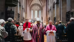 Eindr&uuml;cke der Feier der Bischofsweihe von Pater Joshy Pottackal O.Carm. am vierten Fastensonntag, dem 15. M&auml;rz 2026, im Mainzer Dom mit Bischof Peter Kohlgraf. / &copy; Nicolas Ottersbach (DR)
