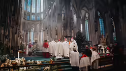 Pontifikalamt am ersten Weihnachtstag 2025 mit Kardinal Woelki. / &copy; Nicolas Ottersbach (DR)