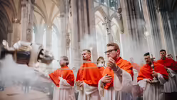 Pontifikalamt am ersten Weihnachtstag 2025 mit Kardinal Woelki. / &copy; Nicolas Ottersbach (DR)