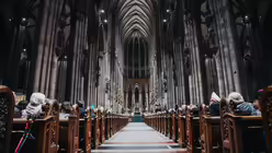 &Ouml;kumenischer Gottesdienst zur Er&ouml;ffnung der Karnevalssession 2026 / &copy; Nicolas Ottersbach (DR)