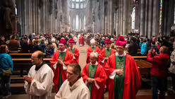 Pontifikalamt an Pfingstsonntag im Kölner Dom / © Nicolas Ottersbach (DR)