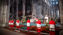 Das Pontifikalamt an Ostersonntag im Kölner Dom. / © Nicolas Ottersbach  (DR)