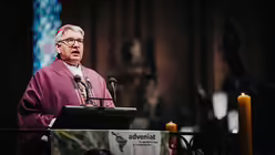 Bischof Peter Kohlgraf bei der Eröffnung der Adveniat-Weihnachtsaktion 2025 / © Nicolas Ottersbach (DR)
