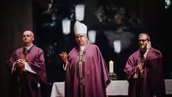 Bischof Peter Kohlgraf bei der Er&ouml;ffnung der Adveniat-Weihnachtsaktion 2025 / &copy; Nicolas Ottersbach (DR)