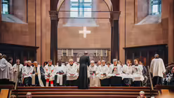 Eindr&uuml;cke der Feier der Bischofsweihe von Pater Joshy Pottackal O.Carm. am vierten Fastensonntag, dem 15. M&auml;rz 2026, im Mainzer Dom mit Bischof Peter Kohlgraf. / &copy; Nicolas Ottersbach (DR)