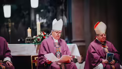 Eindr&uuml;cke der Feier der Bischofsweihe von Pater Joshy Pottackal O.Carm. am vierten Fastensonntag, dem 15. M&auml;rz 2026, im Mainzer Dom mit Bischof Peter Kohlgraf. / &copy; Nicolas Ottersbach (DR)