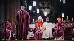 Eindr&uuml;cke der Feier der Bischofsweihe von Pater Joshy Pottackal O.Carm. am vierten Fastensonntag, dem 15. M&auml;rz 2026, im Mainzer Dom mit Bischof Peter Kohlgraf. / &copy; Nicolas Ottersbach (DR)