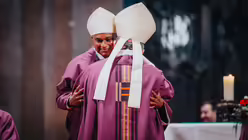 Eindr&uuml;cke der Feier der Bischofsweihe von Pater Joshy Pottackal O.Carm. am vierten Fastensonntag, dem 15. M&auml;rz 2026, im Mainzer Dom mit Bischof Peter Kohlgraf. / &copy; Nicolas Ottersbach (DR)