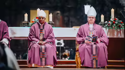 Eindr&uuml;cke der Feier der Bischofsweihe von Pater Joshy Pottackal O.Carm. am vierten Fastensonntag, dem 15. M&auml;rz 2026, im Mainzer Dom mit Bischof Peter Kohlgraf. / &copy; Nicolas Ottersbach (DR)