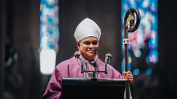 Eindr&uuml;cke der Feier der Bischofsweihe von Pater Joshy Pottackal O.Carm. am vierten Fastensonntag, dem 15. M&auml;rz 2026, im Mainzer Dom mit Bischof Peter Kohlgraf. / &copy; Nicolas Ottersbach (DR)