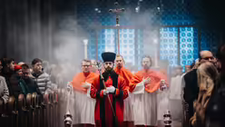 Pontifikalamt am ersten Weihnachtstag 2025 mit Kardinal Woelki. / &copy; Nicolas Ottersbach (DR)