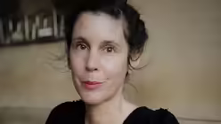 Daniela Dr&ouml;scher / &copy; Linda Rosa Saal (Hanser Berlin)