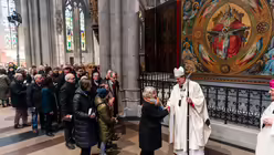 Kardinal Woelki im Pontifikalamt am ersten Weihnachtstag im Kölner Dom. / © Nicolas Ottersbach (DR)