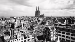 Die Innenstadt von Koeln nach der Bombardierung durch die Alliierten im Zweiten Weltkrieg / &copy;  akg-images GmbH (epd)