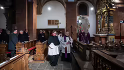 Der Gottesdienst am zweiten Tag der Frühjahrs-Vollversammlung der Deutschen Bischofskonferenz aus dem Kloster Steinfeld unter der Leitung von Erzbischof Dr. Stefan Heße, Erzbischof von Hamburg.  / © Nicolas Ottersbach (DR)