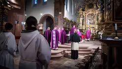 Der Gottesdienst am zweiten Tag der Frühjahrs-Vollversammlung der Deutschen Bischofskonferenz aus dem Kloster Steinfeld unter der Leitung von Erzbischof Dr. Stefan Heße, Erzbischof von Hamburg.  / © Nicolas Ottersbach (DR)