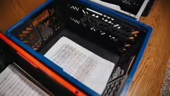 Noten im Einkaufskorb / © Nicolas Ottersbach (DR)