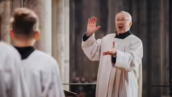 Eberhard Metternich dirigiert / © Nicolas Ottersbach (DR)