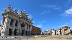 Ostfassade der Lateranbasilika und Kirche SS. Salvatore della Scala Santa / © ChiccoDodiFC (shutterstock)
