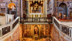 Hauptaltar und Confessio in der Lateranbasilika / © Mistervlad (shutterstock)