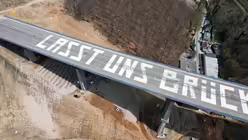 Rahmedetalbr&uuml;cke vor der Sprengung / &copy; PS-DESIGN-DE (shutterstock)