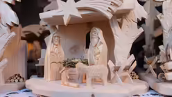 Krippe aus Holz / &copy; Paul Carter Photography (shutterstock)