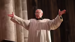 Eberhard Metternich lädt jedes Jahr zum Adventskonzert in den Dom ein. / © Beatrice Tomasetti (DR)