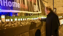 Mit einem Schweigemarsch am Abend des 7. Novembers 2024 haben die evangelische und katholische Kirche in Köln anlässlich des Jahrestags der Pogromnacht am 9. November ein Zeichen gesetzt, um den jüdischen Mitbürgern zu zeigen, dass sie in Deutschland willkommen sind. / © Beatrice Tomasetti (DR)