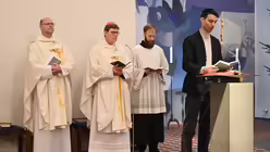 Der Erzbischof von Köln, Rainer Kardinal Woelki, feiert am 12. Januar den Eröffnungsgottesdienst der Antonius-Oktav 2025 in Bergisch-Gladbach Herkenrath. / © Beatrice Tomasetti (DR)