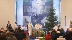 Der Erzbischof von Köln, Rainer Kardinal Woelki, feiert am 12. Januar den Eröffnungsgottesdienst der Antonius-Oktav 2025 in Bergisch-Gladbach Herkenrath. / © Beatrice Tomasetti (DR)