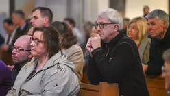 Die Fatima-Lichterprozession am Sonntag, dem 6. Oktober 2024 in Köln der Initiative Deutschland betet Rosenkranz e. V. mit Erzbischof Rainer Maria Kardinal Woelki. / © Beatrice Tomasetti (DR)