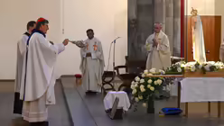 Die Fatima-Lichterprozession am Sonntag, dem 6. Oktober 2024 in Köln der Initiative Deutschland betet Rosenkranz e. V. mit Erzbischof Rainer Maria Kardinal Woelki. / © Beatrice Tomasetti (DR)