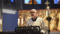 Die Fatima-Lichterprozession am Sonntag, dem 6. Oktober 2024 in Köln der Initiative Deutschland betet Rosenkranz e. V. mit Erzbischof Rainer Maria Kardinal Woelki. / © Beatrice Tomasetti (DR)