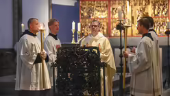 Die Fatima-Lichterprozession am Sonntag, dem 6. Oktober 2024 in Köln der Initiative Deutschland betet Rosenkranz e. V. mit Erzbischof Rainer Maria Kardinal Woelki. / © Beatrice Tomasetti (DR)